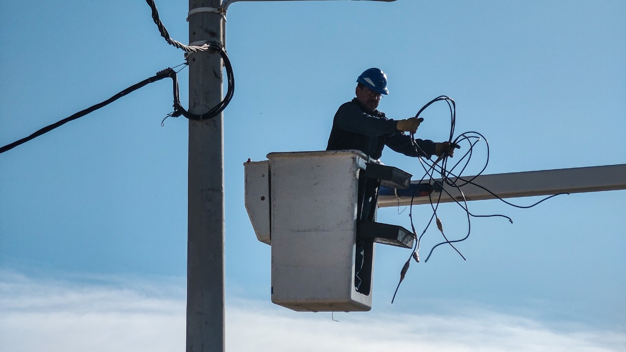 Continúan los operativos antifraude sobre conexiones eléctricas clandestinas