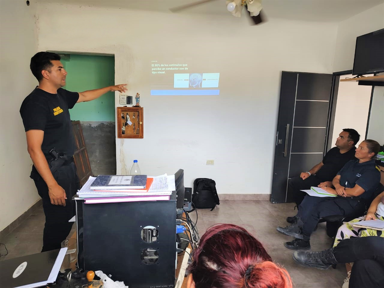 La Policía Científica capacitó en prevención vial al personal de la comisaría de Puerto Pirámides