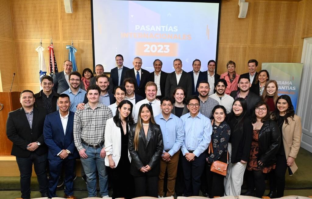 El ministro Grazzini participó del cierre del programa de Pasantías Internacionales