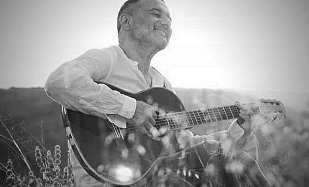 Invitan A La Presentación Del Libro Del Músico Rolo Diorio  