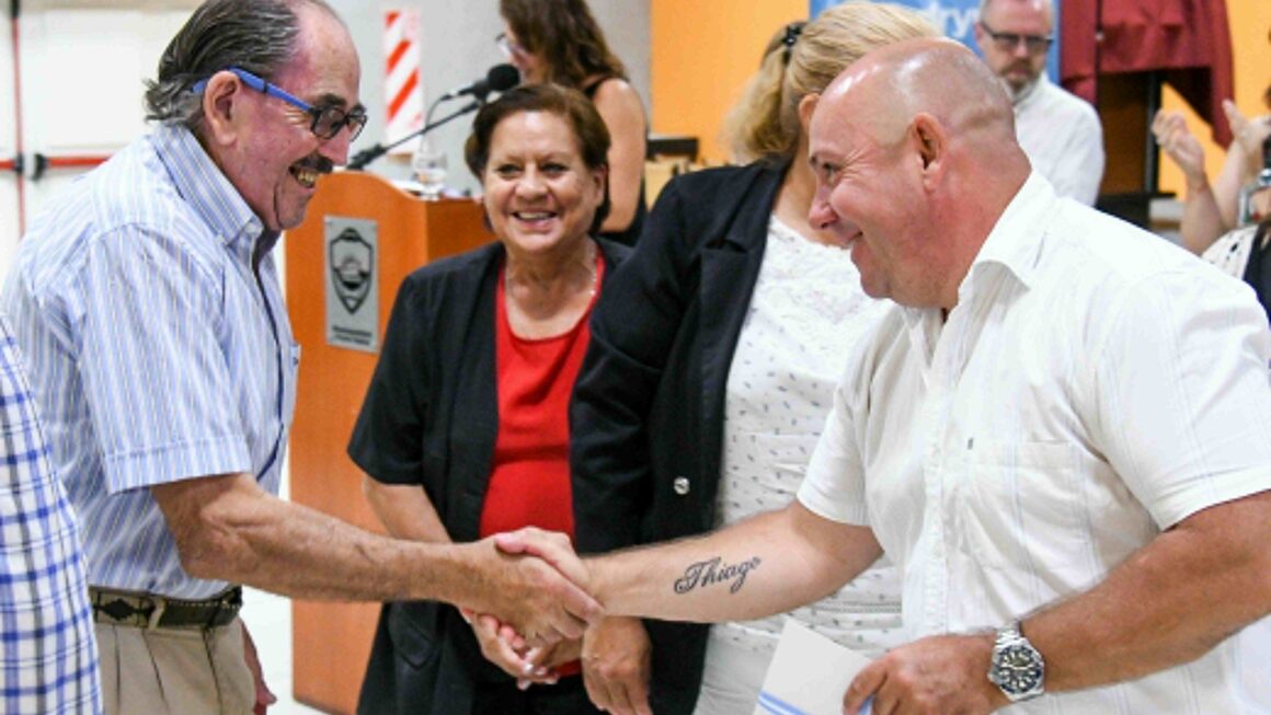 Sastre Encabezó El Acto De Proclamación De Las Nuevas Autoridades De Distintas Asociaciones Vecinales