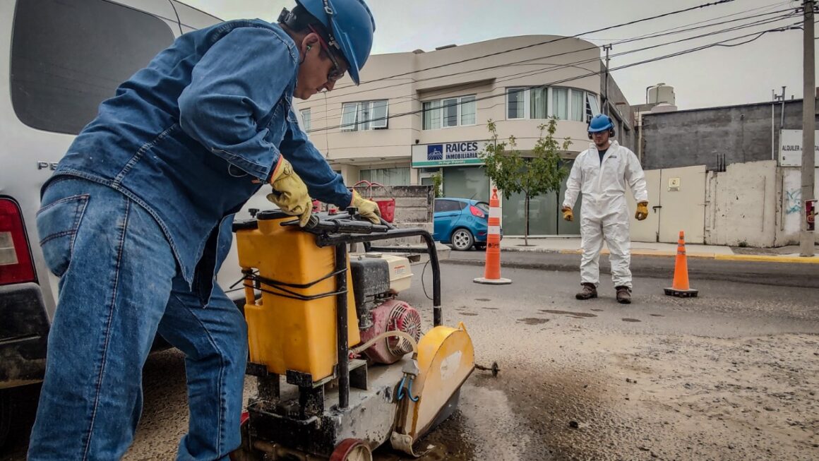 Reconstrucción de pavimento en Belgrano y M. A. Zar
