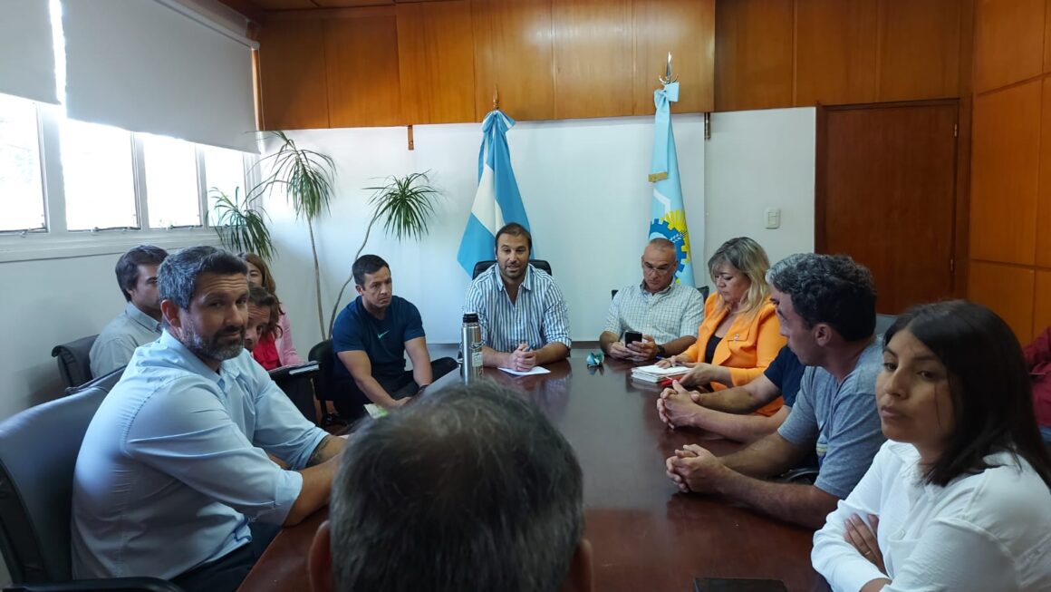 Provincia coordina acciones para el hundimiento de buques y la creación del mayor Parque Submarino de la región