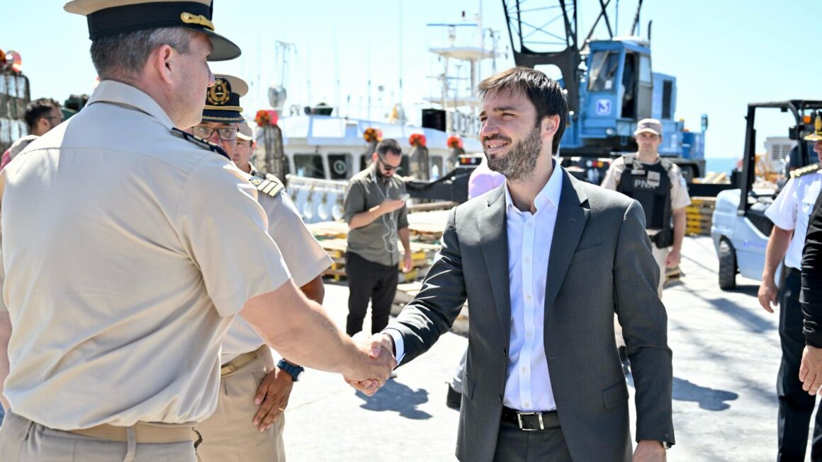 Torres se comprometió a gestionar un escáner ante Nación, para evitar el contrabando y el ingreso de droga al puerto de Madryn