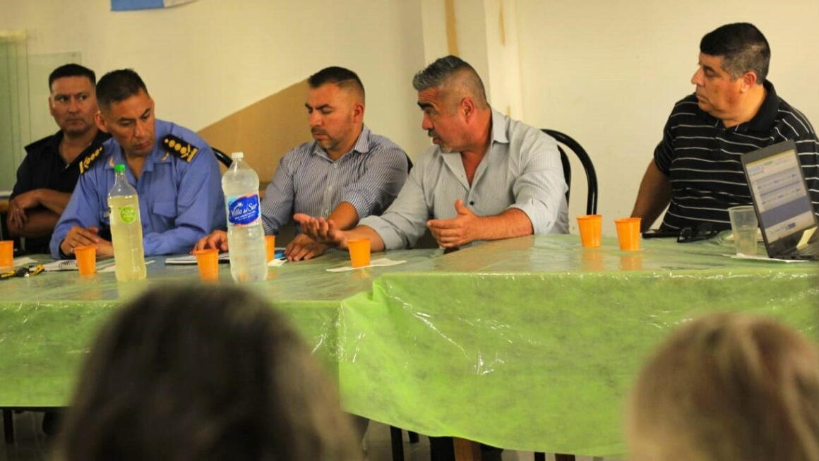 Autoridades del Gobierno Provincial se reunieron con productores rurales del VIRCh