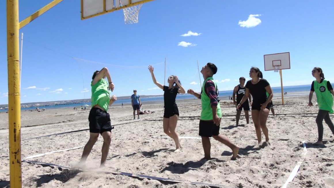 Iniciaron Los Talleres De Básquet Playa En Puerto Madryn