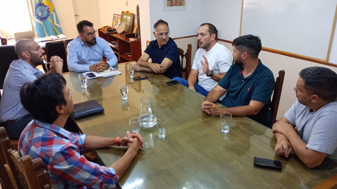 Salud articula acciones con el Comité de Emergencia que busca contener el incendio forestal de «Los Alerces»