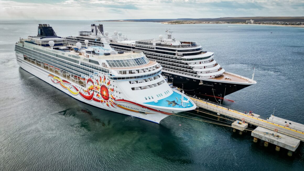 Dos grandes cruceros llegaron este viernes a Puerto Madryn