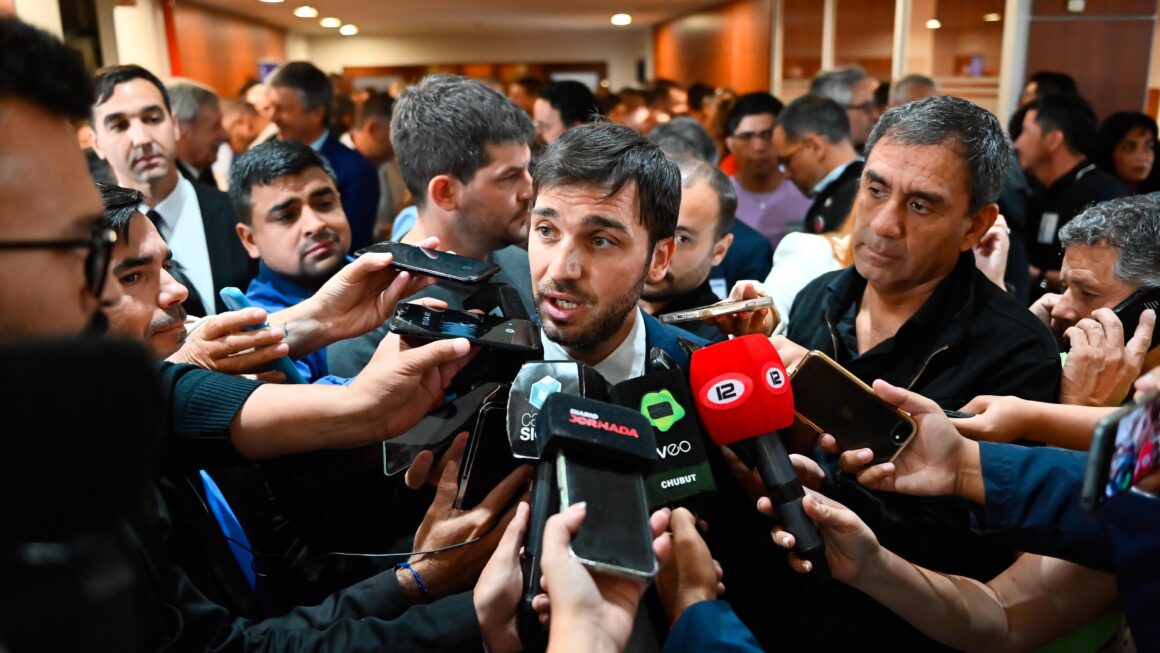 Torres: “Vamos a terminar la doble trocha que une Trelew y Madryn con fondos de la Provincia”
