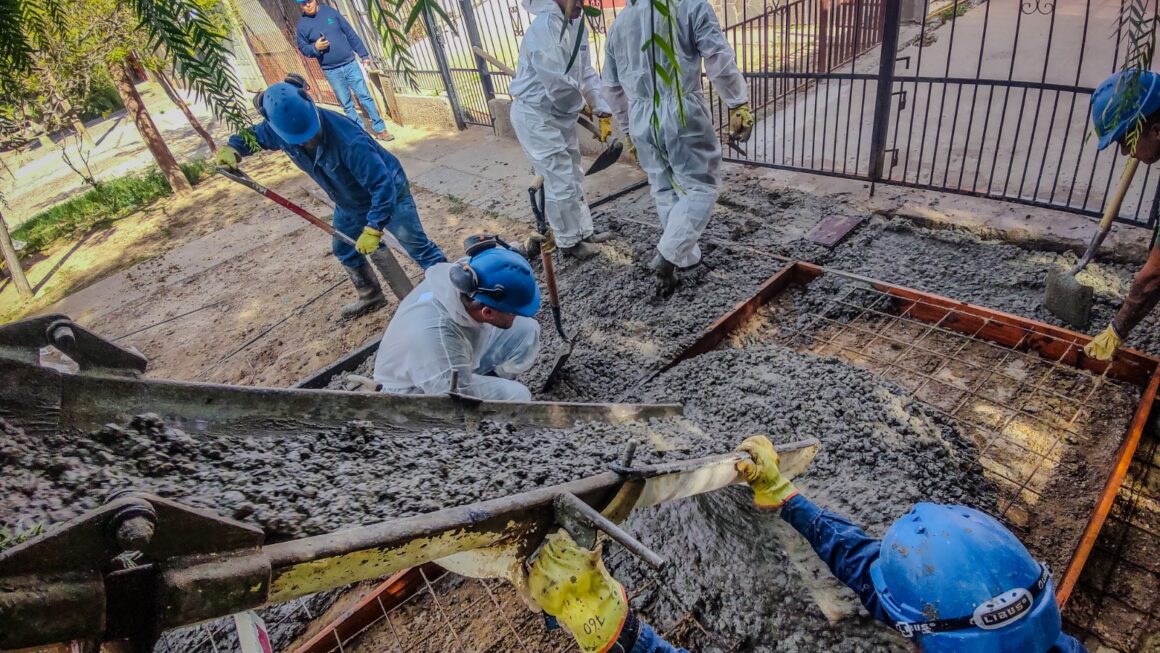 Reconstrucción de veredas afectadas por el servicio