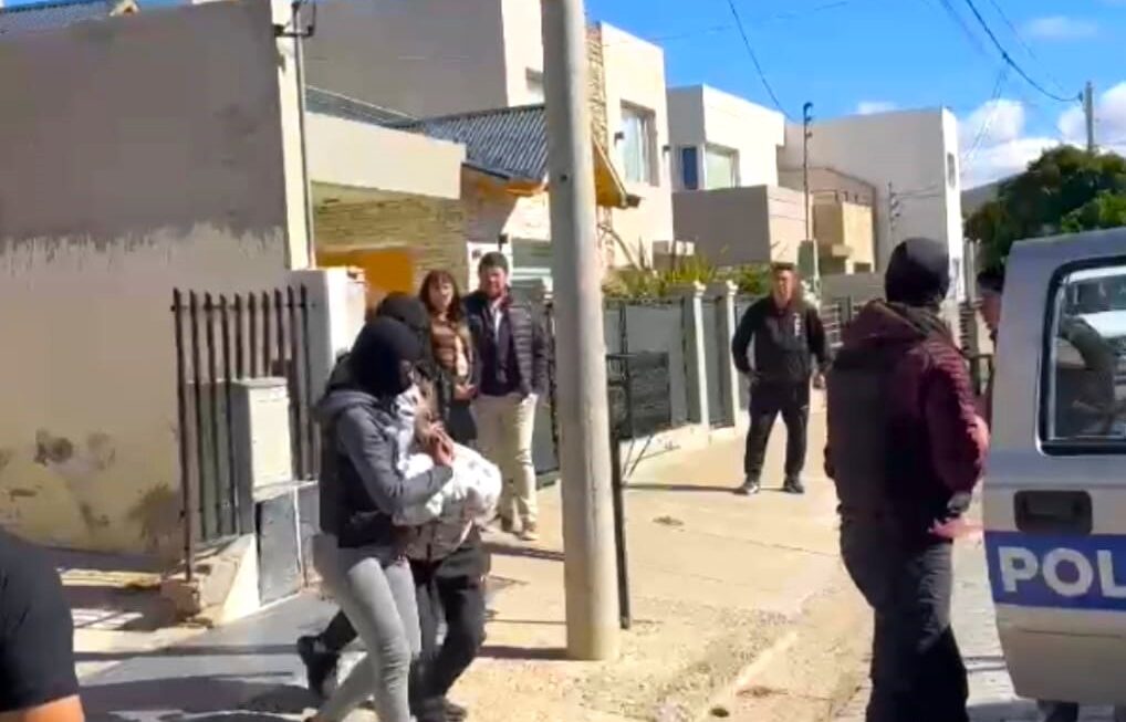 La Policía del Chubut detuvo a una pareja de delincuentes que participó en un raid delictivo en Rada Tilly