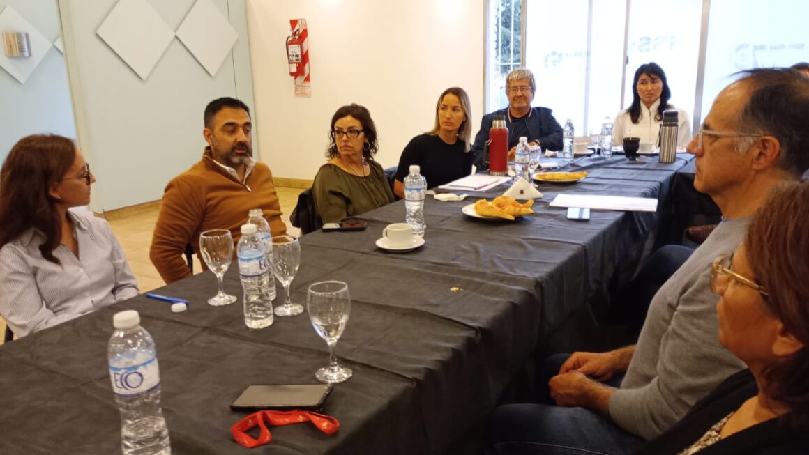 Provincia busca mejorar el sistema de arancelamiento para recuperar el costo de las prestaciones