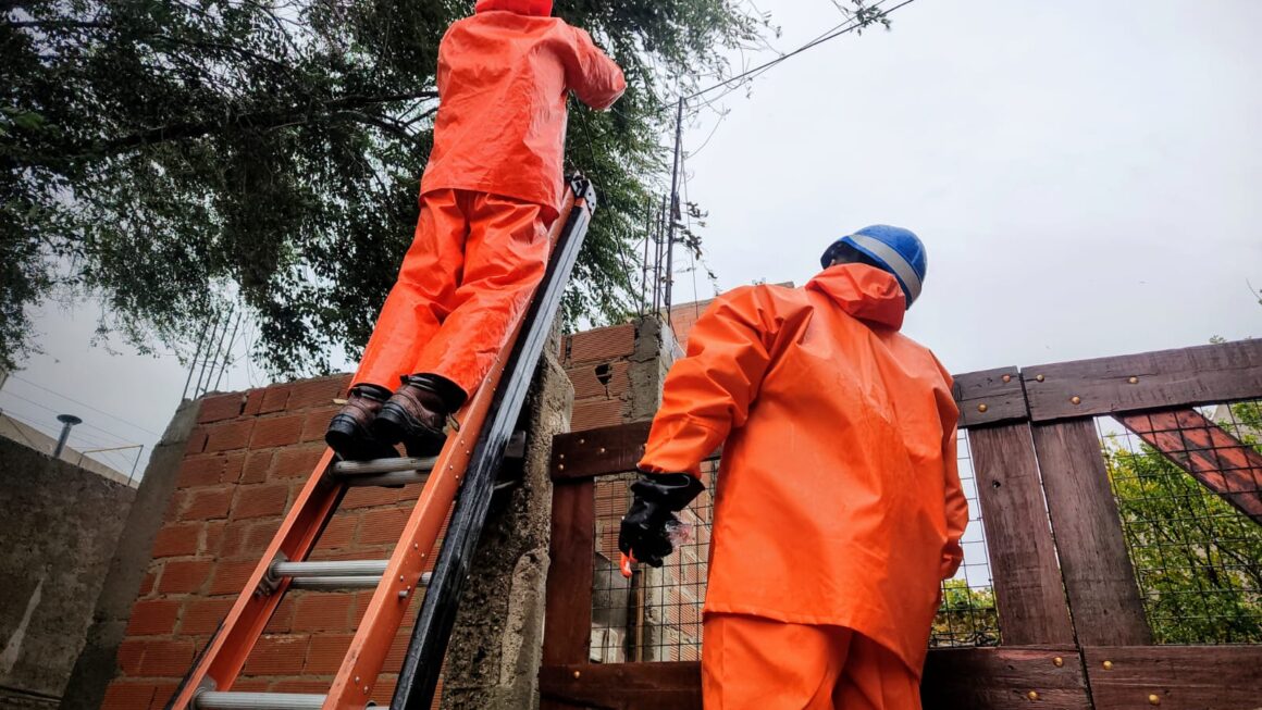 Intensas tareas del sector Reclamo Eléctrico, frente al temporal de lluvia
