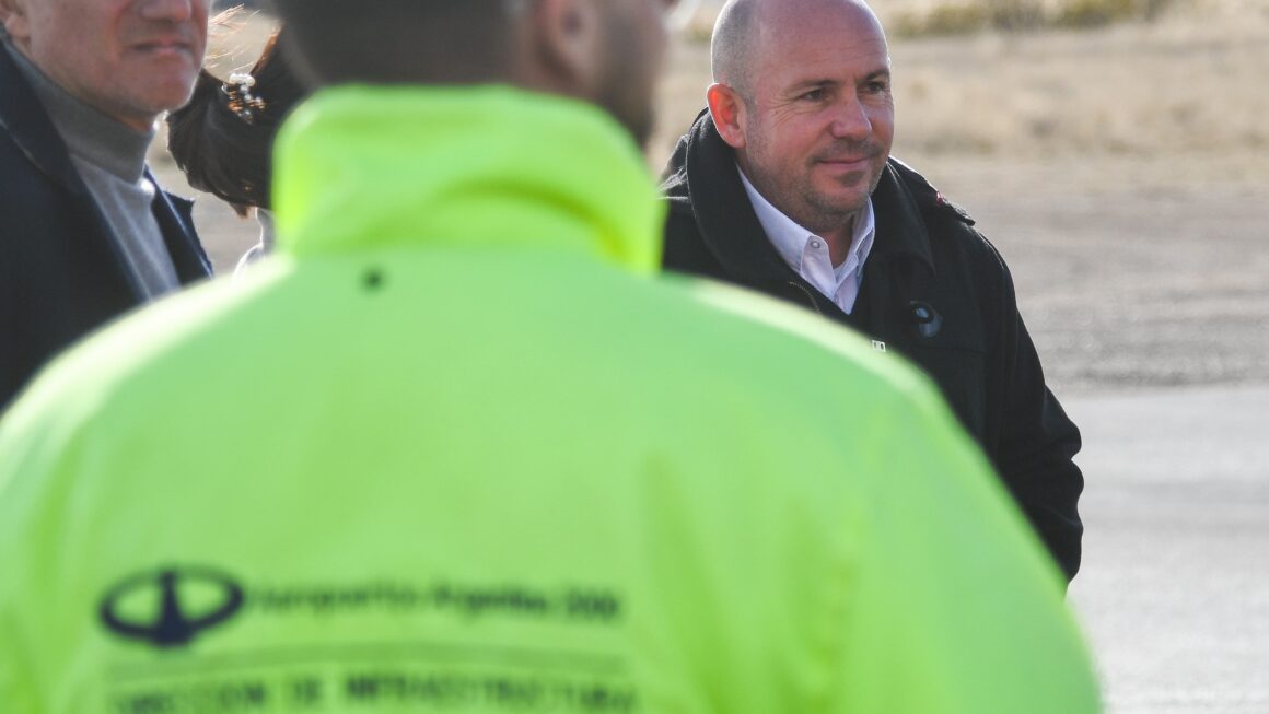 Sastre Recorrió La Nueva Pista Del Aeropuerto “El Tehuelche”: Una De Las Obras Más Importantes De Los Últimos Años En Puerto Madryn