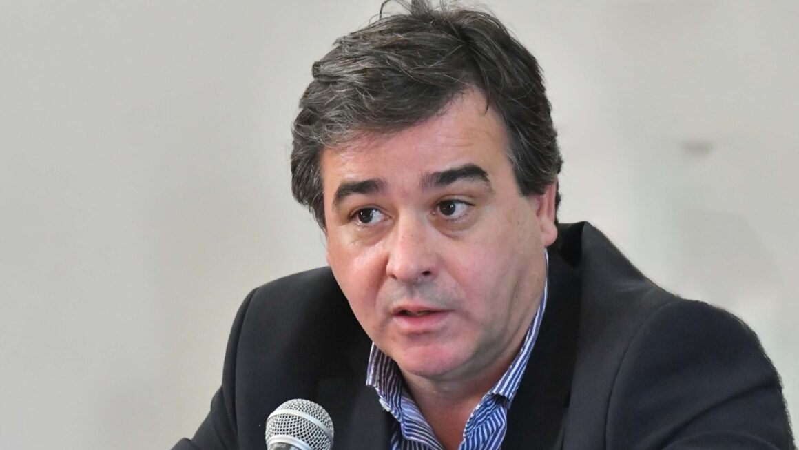 Provincia trabajará con los gremios estatales para disminuir las asimetrías salariales dentro de la Administración Pública