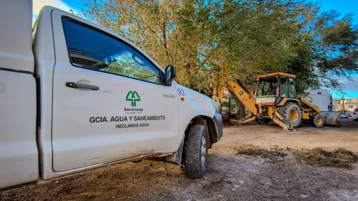 Reparación sobre el sistema de distribución de agua potable