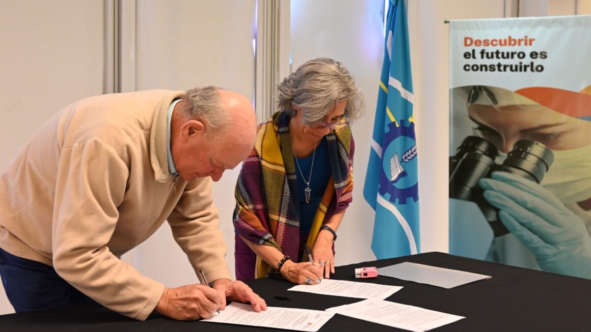 Provincia firmó un convenio marco de cooperación con la Universidad del Chubut