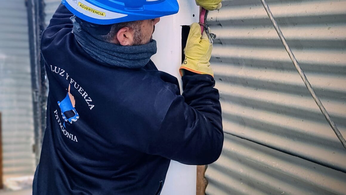 Soterrado de redes de alumbrado en 28 de Julio y Av.Roca.