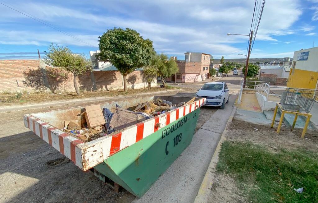 La Campaña De Limpieza Llega A Los Barrios Quintas El Mirador, Roque Azzolina Y Villa Del Parque