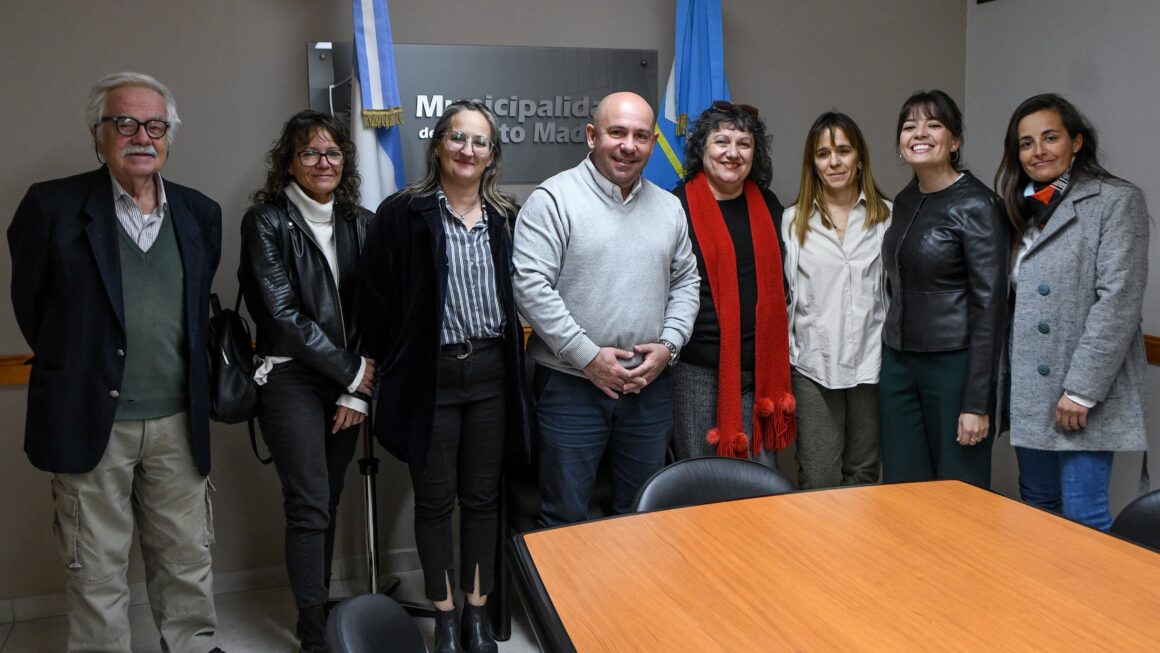 Sastre Recibió A La Nueva Comisión Del Centro De Estudios Históricos Y Sociales