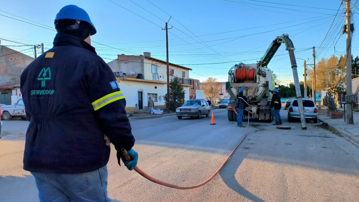 Mantenimiento sobre camaras cloacales.