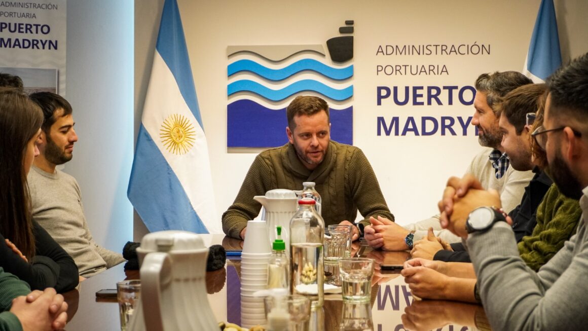 Autoridades provinciales informaron a jóvenes empresarios sobre políticas de apoyo a PyMEs en Chubut