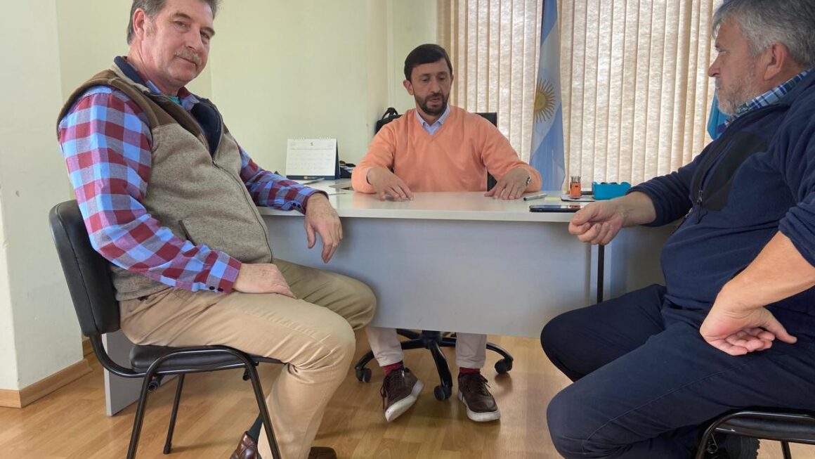Funcionarios del Gobierno de la Provincia se reunieron con el intendente de Trevelin