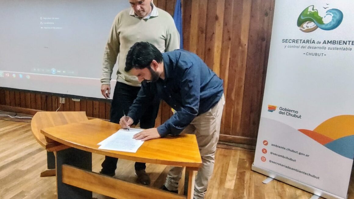 Provincia conmemoró el “Día Mundial del Ambiente” en Esquel y presentó la ley de capacitación para funcionarios y empleados públicos