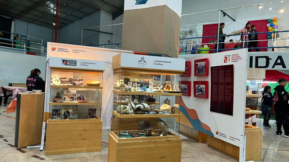 El Gobierno del Chubut participa activamente de dos Ferias de Libros que se desarrollan en Gaiman