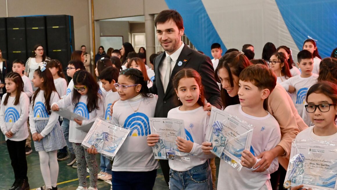 Torres: “Las escuelas construyen ciudadanía y forjan nuestro futuro”