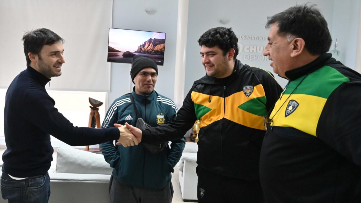 Torres visitó a las personas socorridas por el temporal