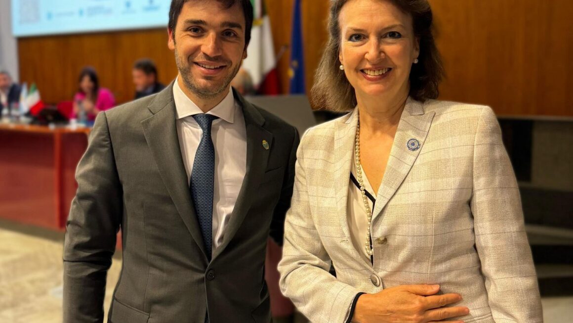 Torres en Italia: “Chubut va a seguir siendo uno de los principales motores energéticos de la Argentina”