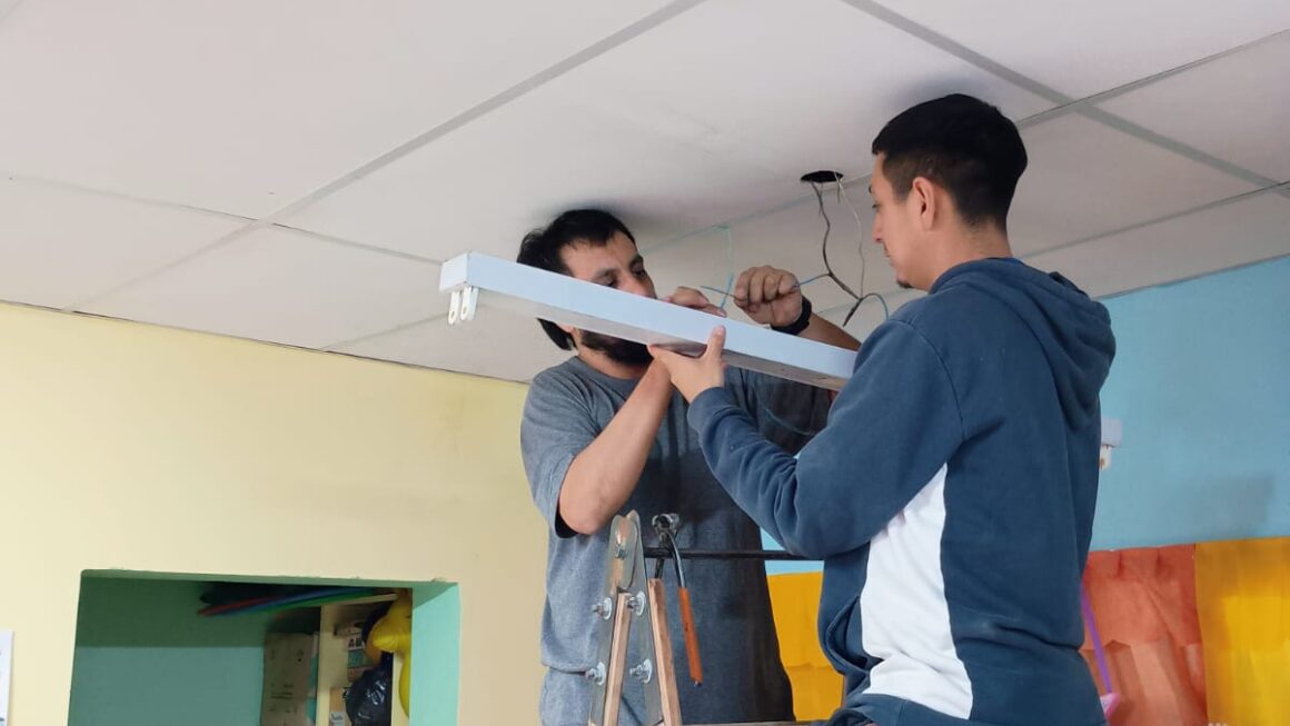 Provincia realizó reparaciones en escuelas de Lagunita Salada, Blancuntre y El Maitén