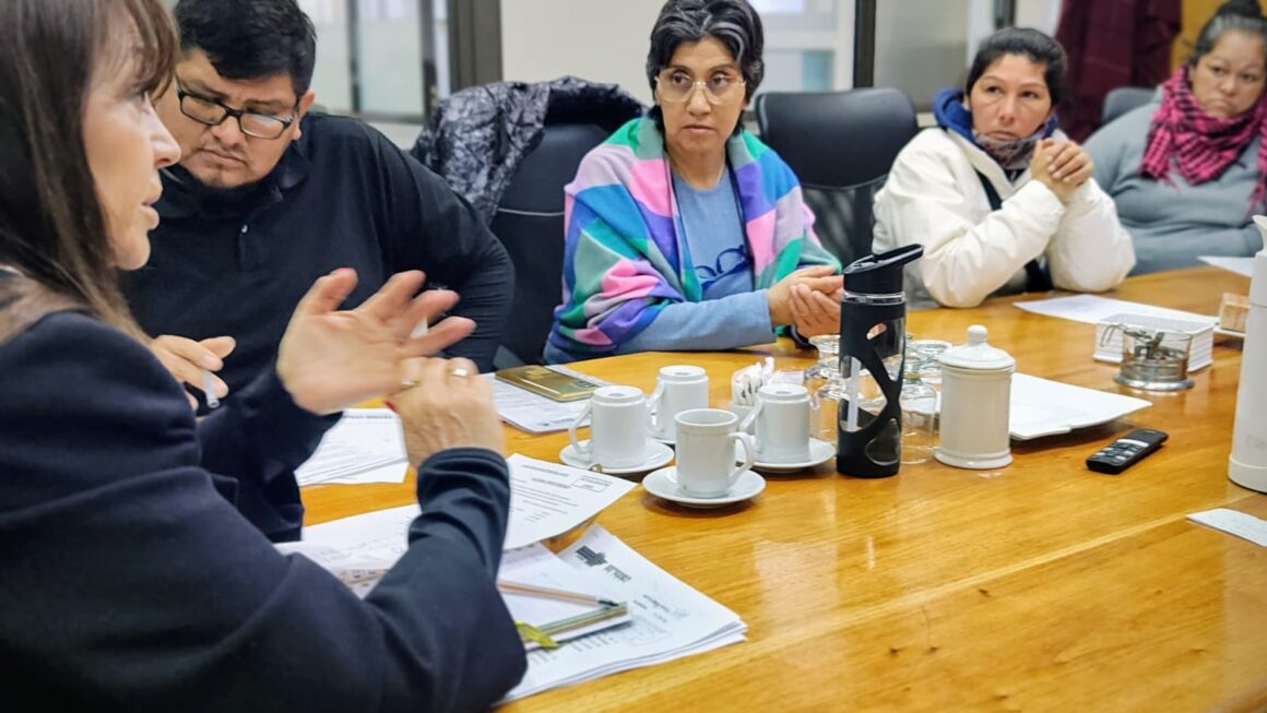 Reunión con vecinos del barrio San Miguel.