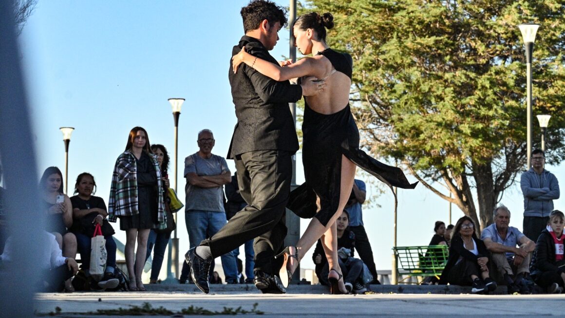 Convocan A Participar Del Paseo De Productos Del Tango 2024