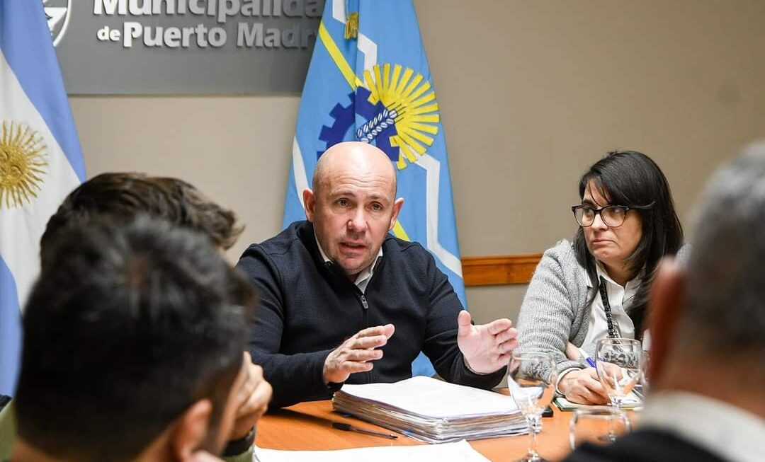 Sastre Reunió A Su Gabinete: Acciones Por El Receso Y Traspaso De Mando
