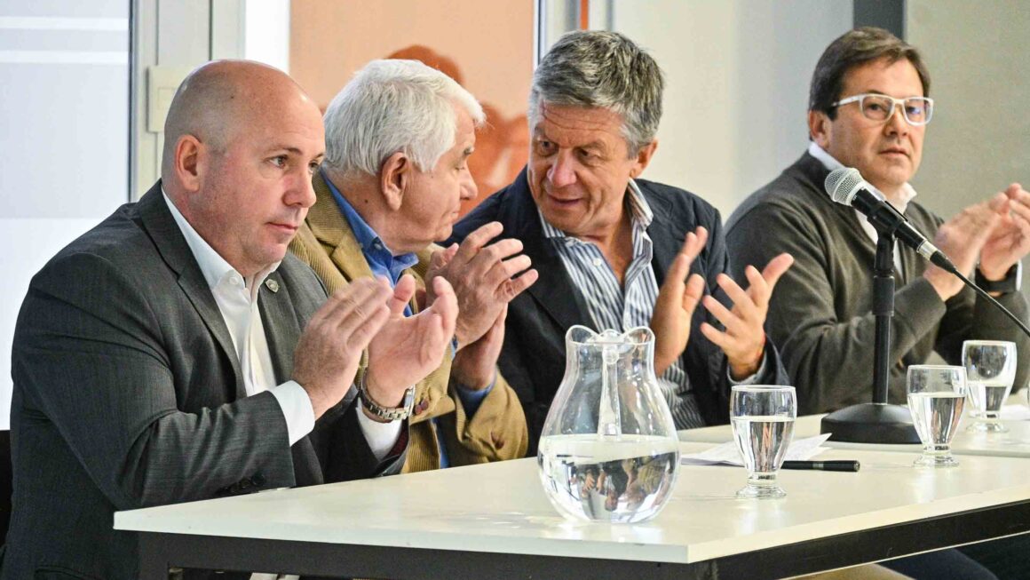 Menna Y Sastre En El Lanzamiento De Las Jornadas De “Economía Azul”