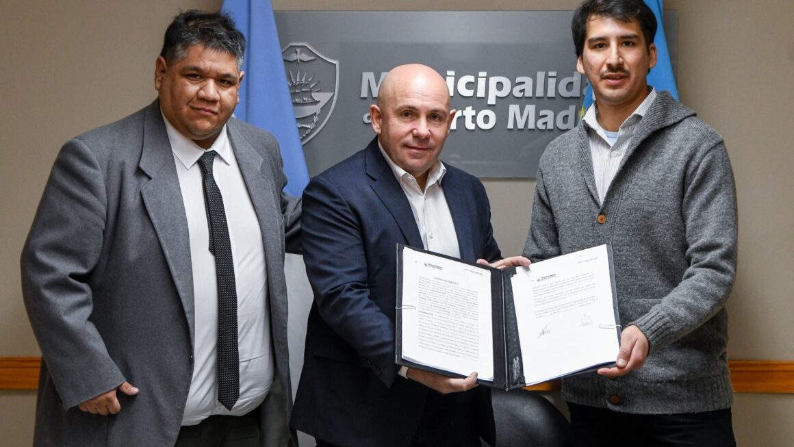 Sastre Firmó Un Convenio Con “Pulpo Rojo” Para Fortalecer Economía Social Y Solidaria En Puerto Madryn
