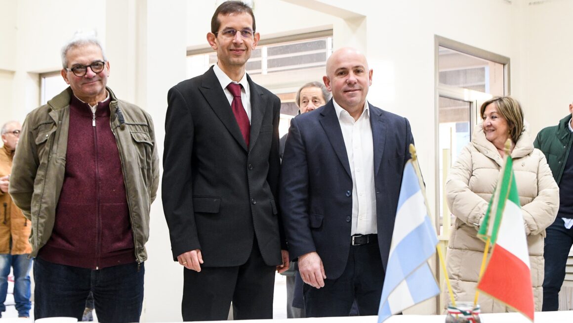Sastre Recibió Al Cónsul Italiano, Con Quien Recorrió La Obra De La Nueva Escuela Que Construye La Sociedad Italiana