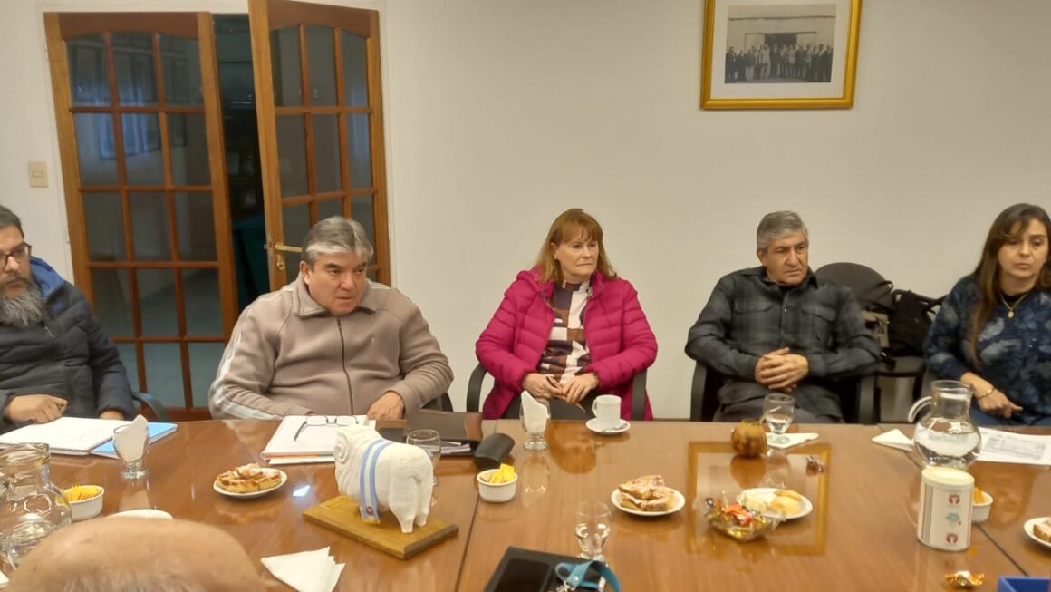 El Gobierno del Chubut trabaja junto a productores para garantizar el acceso a campos de la zona sur de la provincia