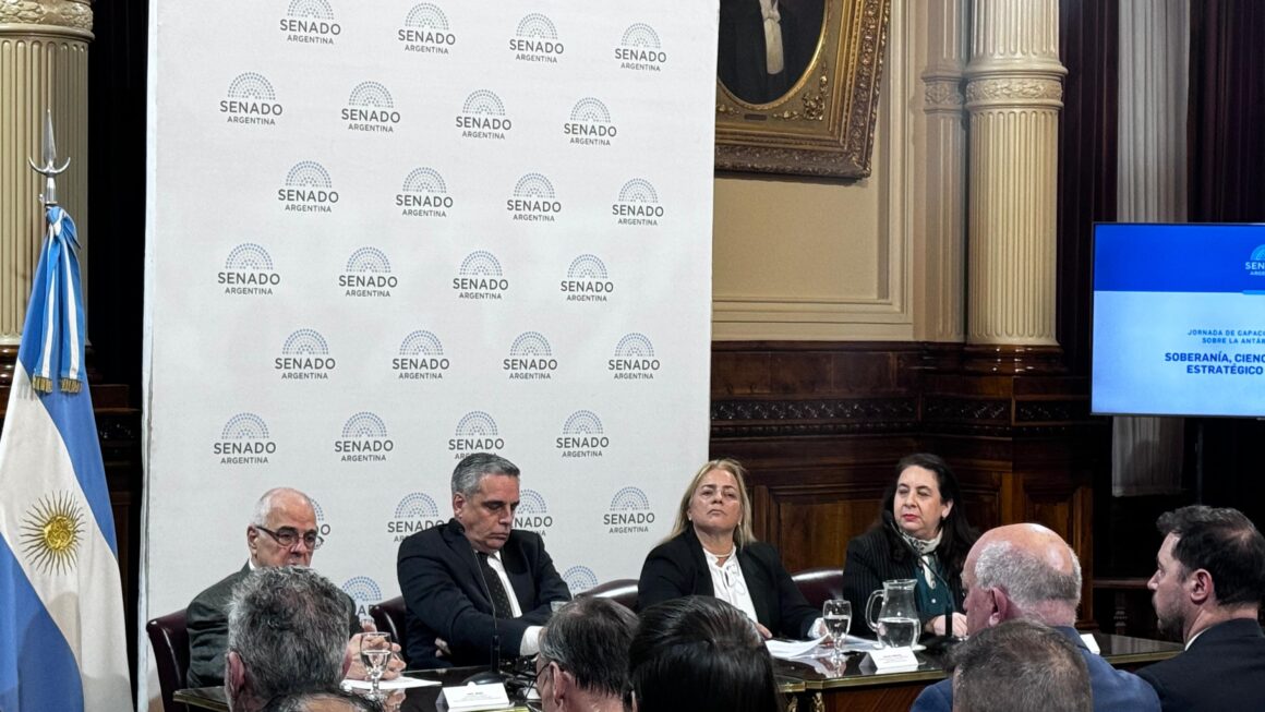 Destacada presencia de Chubut en jornada de debate sobre la Antártida Argentina