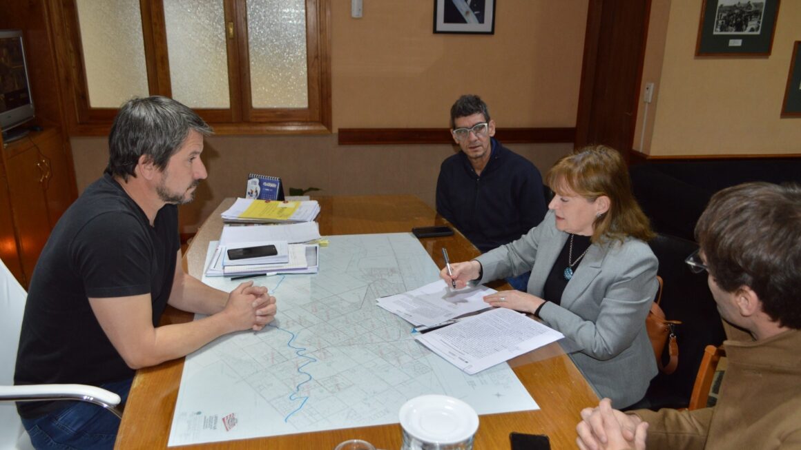 El Gobierno cedió a Trelew equipamiento para producción de conservas