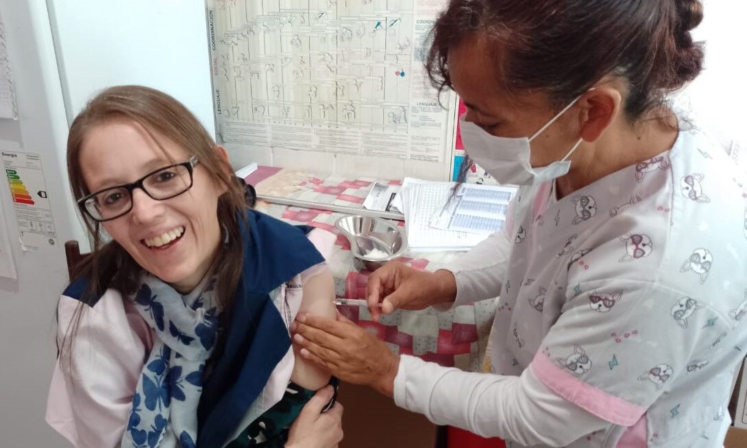 Provincia busca reforzar la vacunación antigripal de las personas con factores de riesgo y los adultos mayores de 65 años