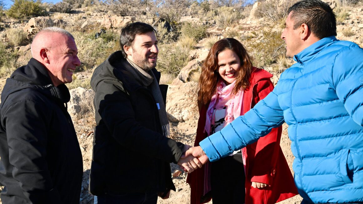 Torres y James visitaron a Veteranos de Malvinas en Gaiman, y se comprometieron a finalizar las obras del Centro de Ex Combatientes local