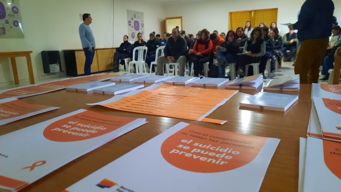 Provincia dictó capacitación sobre prevención del suicidio en El Maitén con amplia asistencia