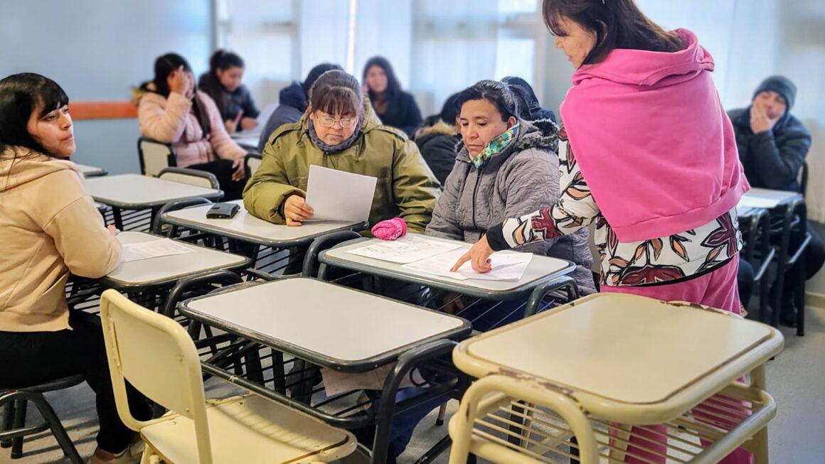 Continúan las reuniones entre el Consejo de Administración y las Asociaciones Vecinales.