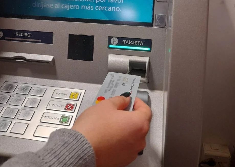 El Gobierno de Chubut depositará el lunes 5 los haberes de agentes públicos y jubilados de la provincia