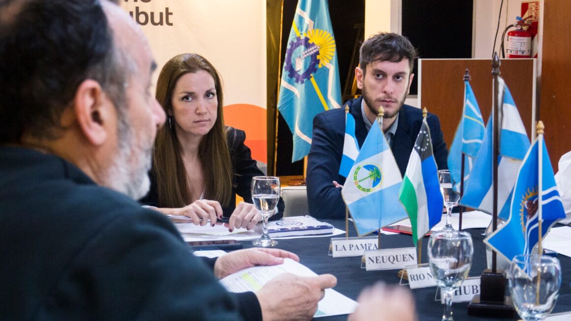 Unidad Patagónica: Casa del Chubut fue sede del tercer encuentro de directores de representaciones oficiales de la Región Sur