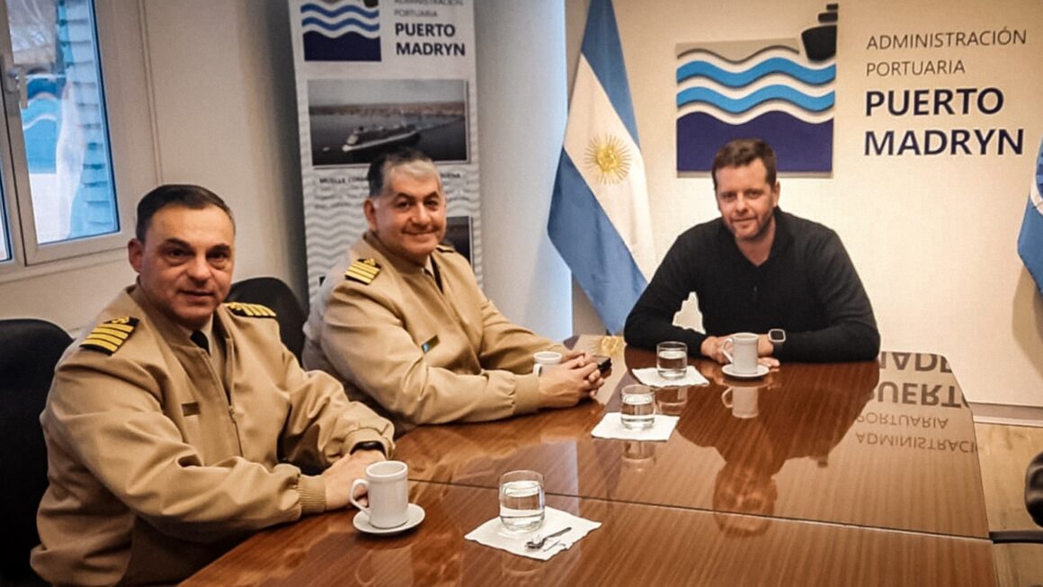 Autoridades de la Prefectura Naval visitaron la Administración Portuaria de Madryn