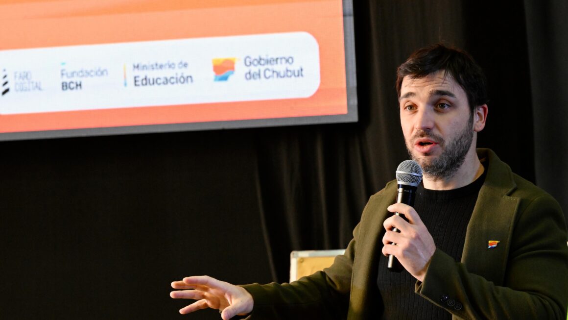 Torres estuvo presente en un Encuentro Educativo para Jóvenes sobre Ciudadanía Digital